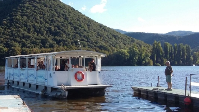 Cruise across Piediluco Lake by ferry