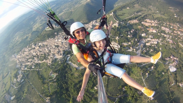 Tandem Paragliding in Assisi