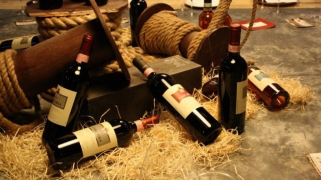 Traditions in Chianti hills: tour, wine tasting and light lunch!