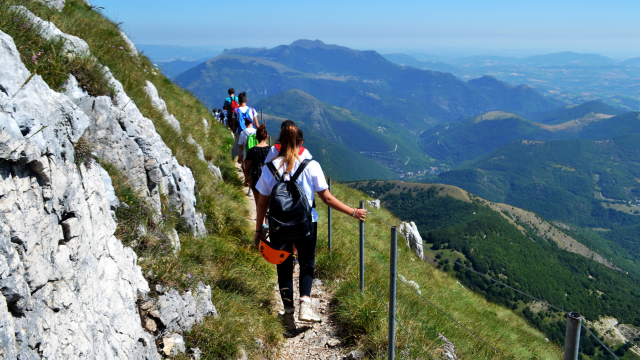 The big Monte Cucco loop: trekking in nature!