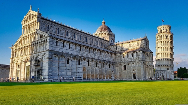 Bike tour in Tuscany: Lucca and Pisa