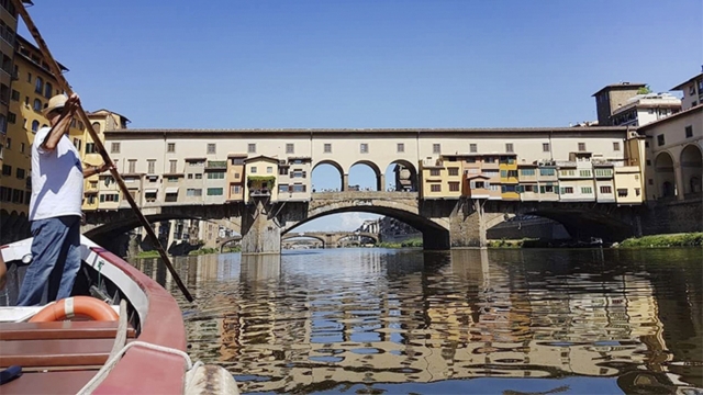 Tour of Arno by historic barchetto
