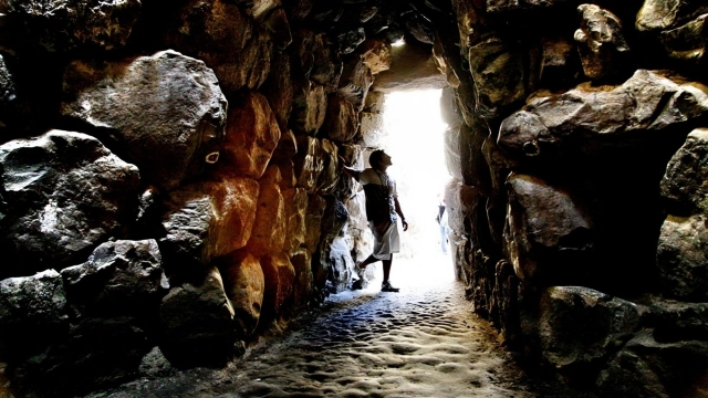 Tour del Sito UNESCO di Barumini e Giara di Gesturi: Scopri le Meraviglie della Sardegna
