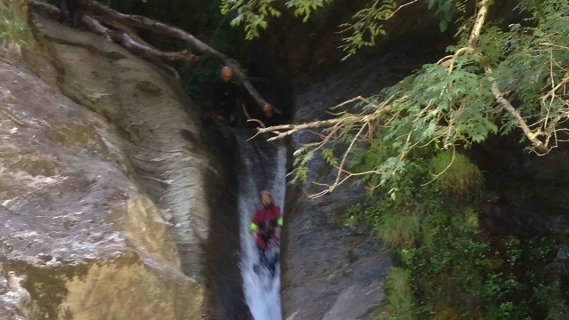 Esplorando il torrente Serra: un'avventura di Canyoning tra le Alpi Apuane e la Versilia