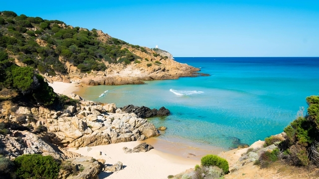 Explore the beaches of Chia and Villasimius: an unforgettable tour in the Sardinian paradise