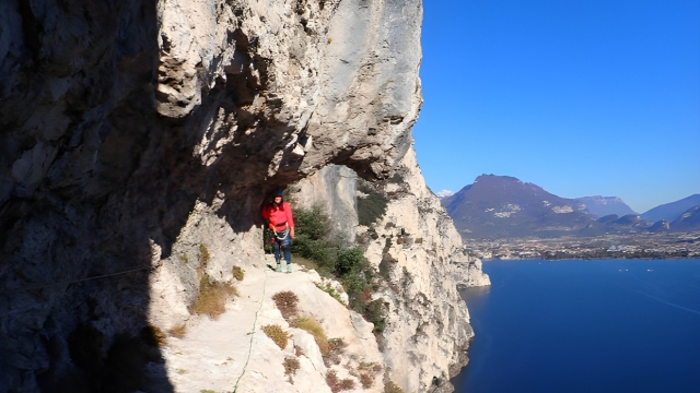 Sentiero dei Contrabbandieri: Avventura Estrema sul Lago di Garda