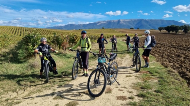 Umbria: Immaculate Conception and New Year's Eve by e-Bike among the villages
