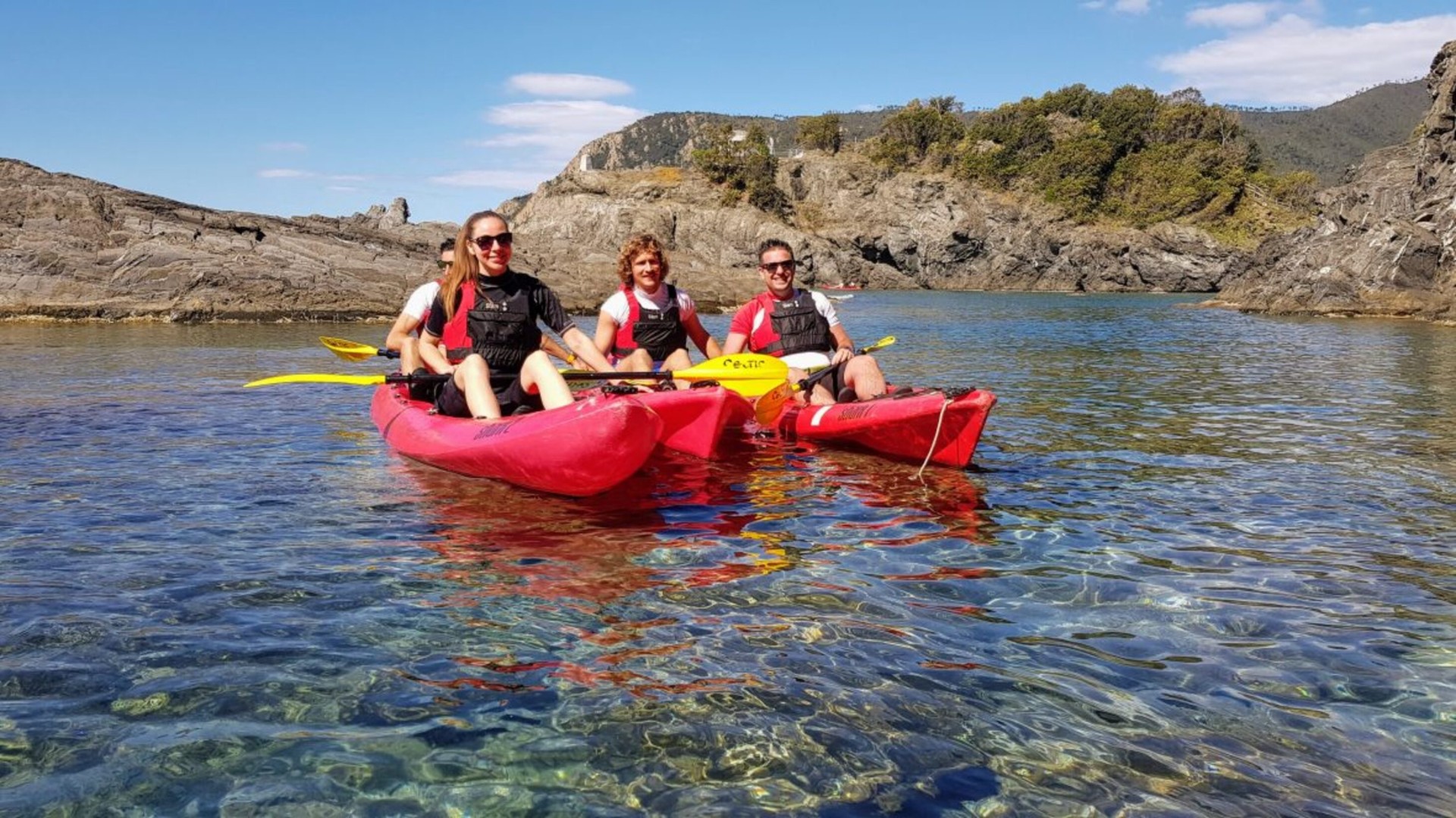 Cinque Terre in kayak: tour al tramonto con aperitivo