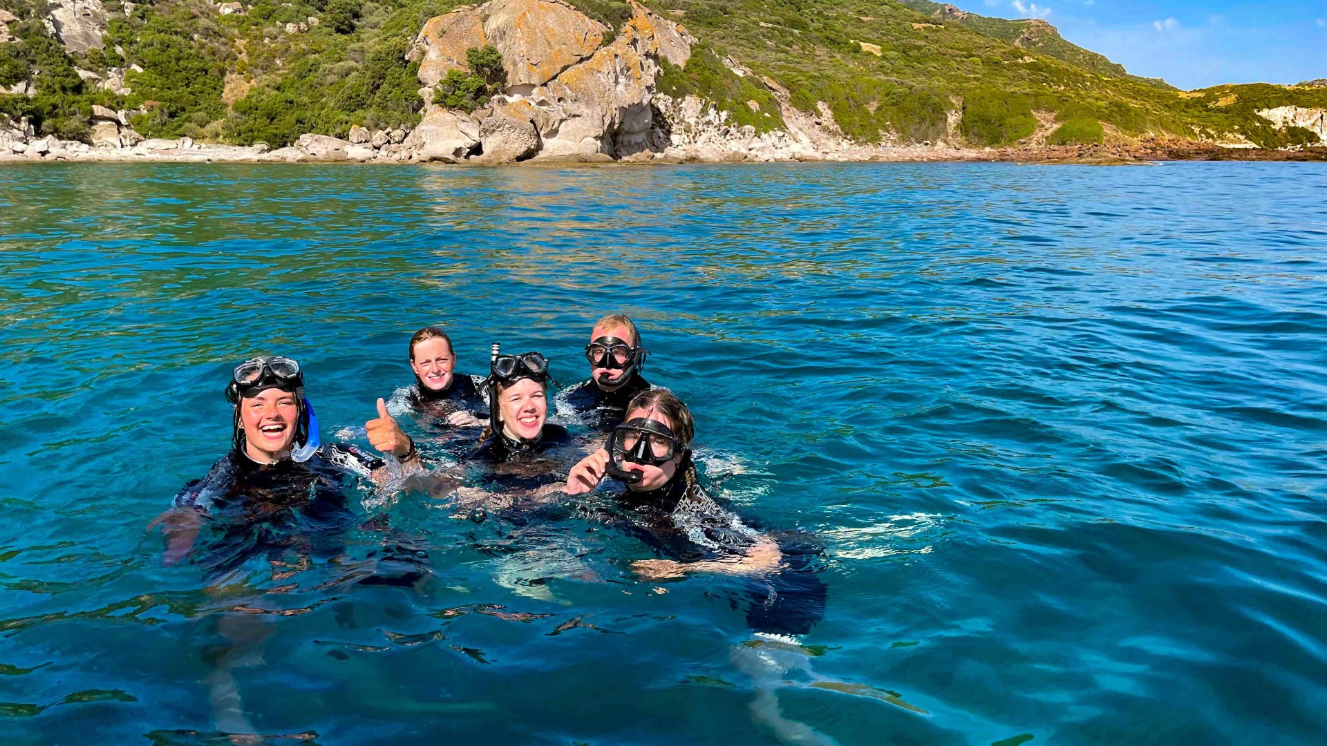 Esperienza Snorkeling Esclusiva: Scopri la Magia dei Fondali Marino-Vulcanici nella Costa di Bosa