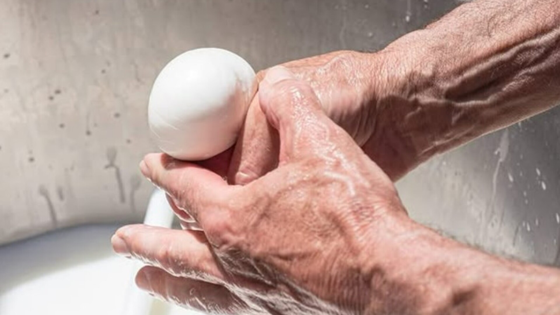 Mozzarella: spinning and mozzarella with tasting