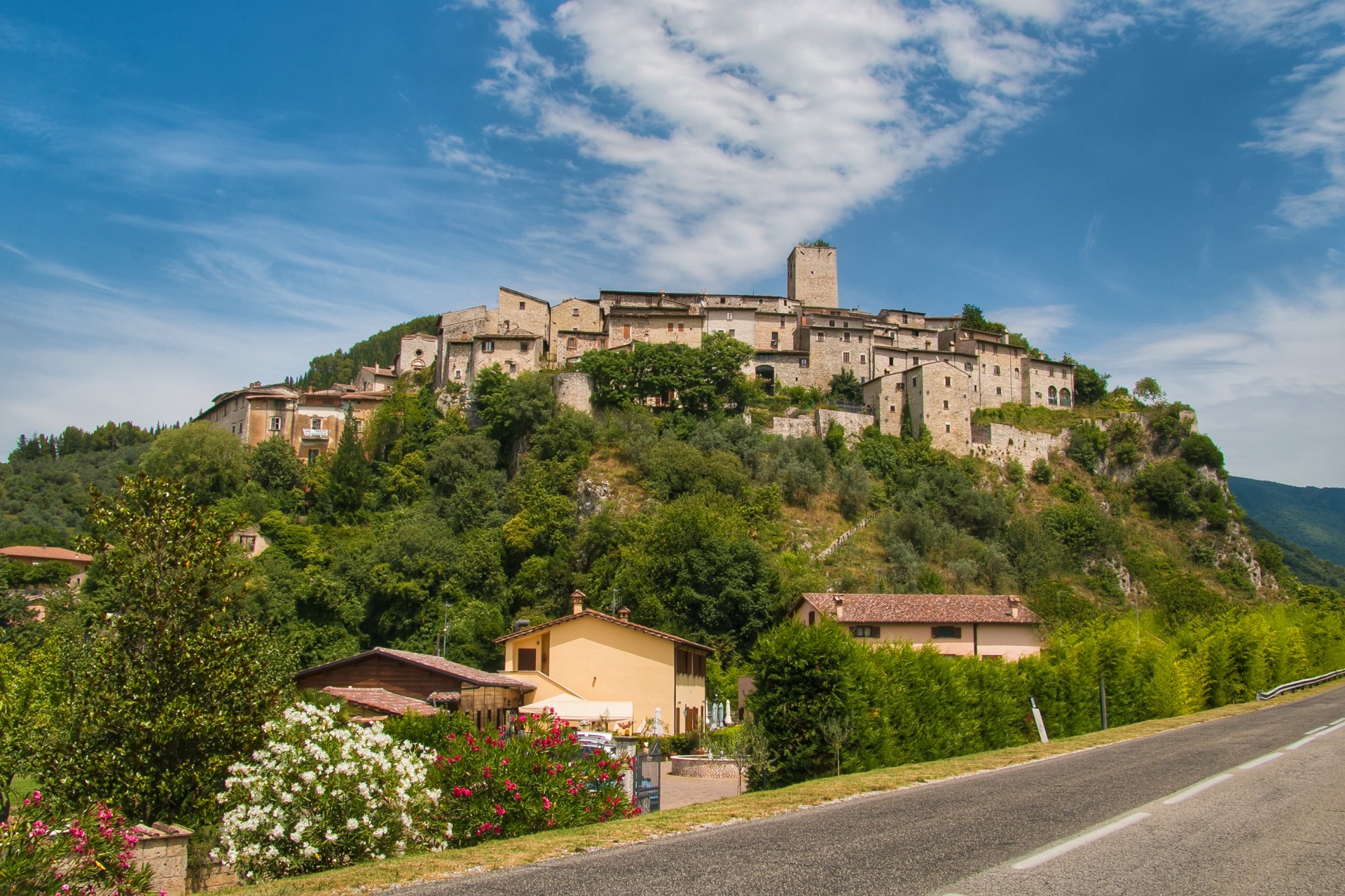 THE ARRONI FAMILY AND AN UMBRIAN VILLAGE WITH NOBLE AND ANCIENT ORIGINS