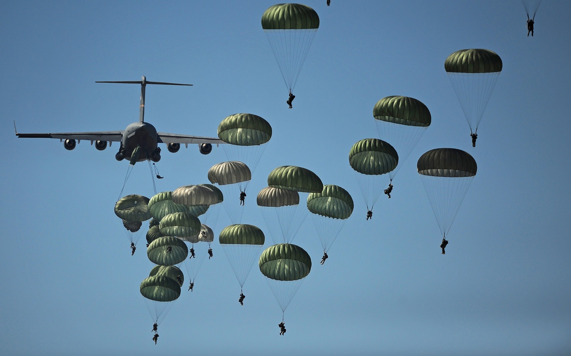 Origins and history of the parachute