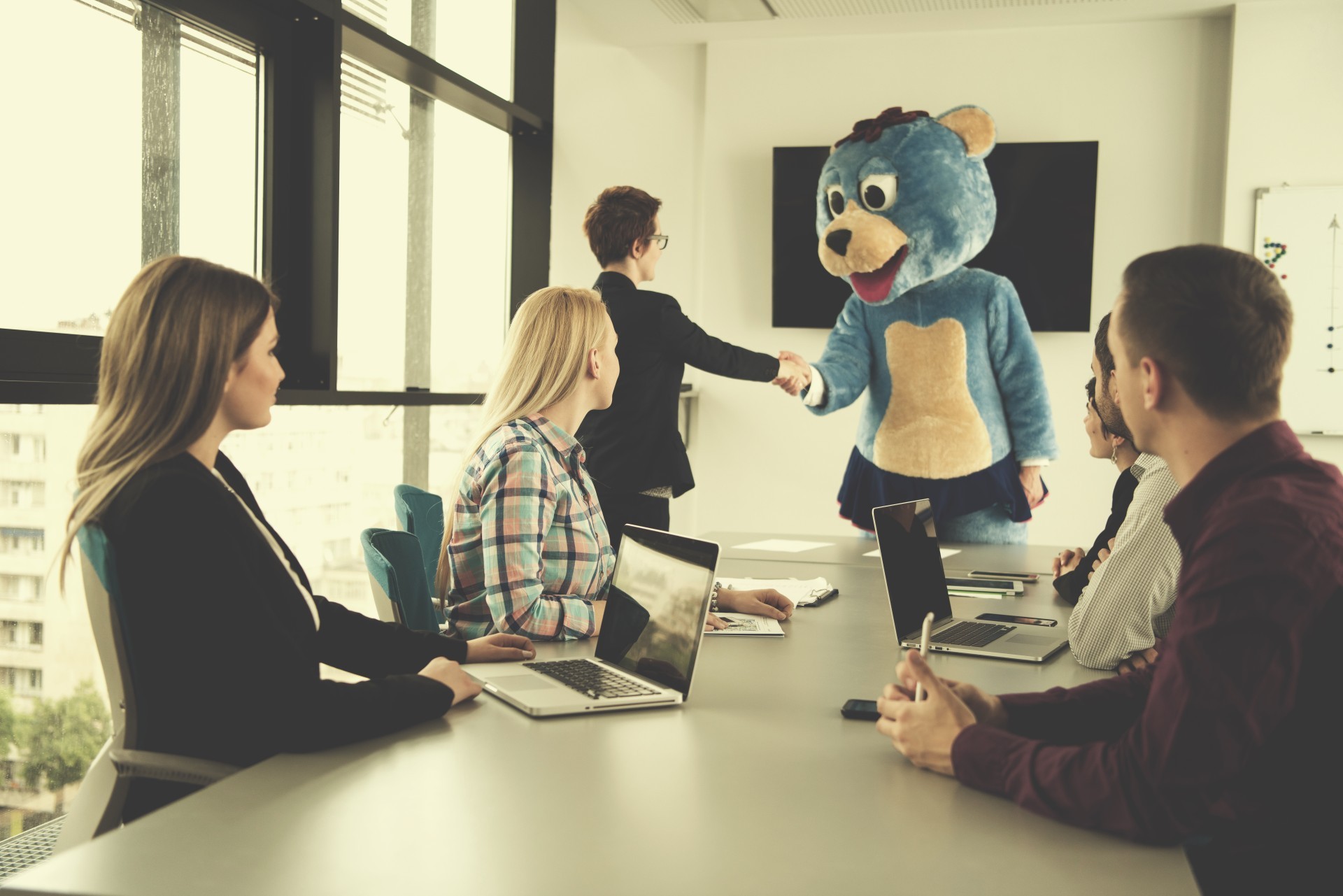 Come misurare l'efficacia delle attività di team-building: strategie e indicatori pratici