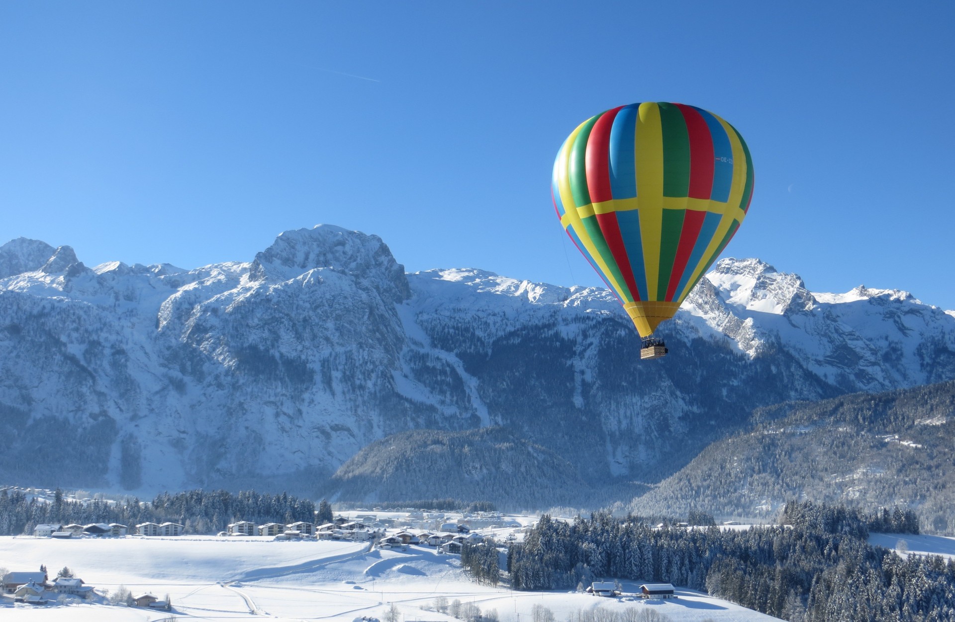 Balloon flight in the Alps of Valle d'Aosta