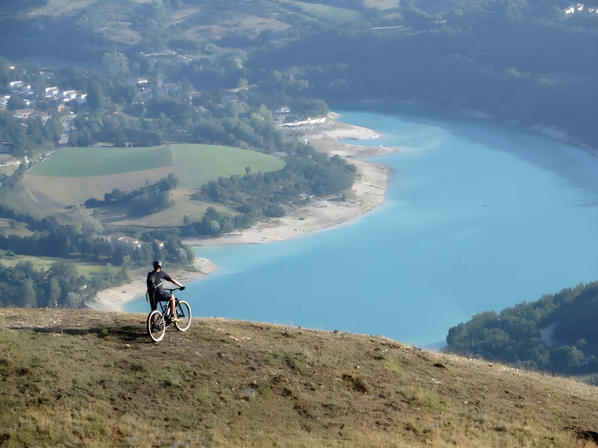 Nature and Relax on MTB at Lake Fiastra